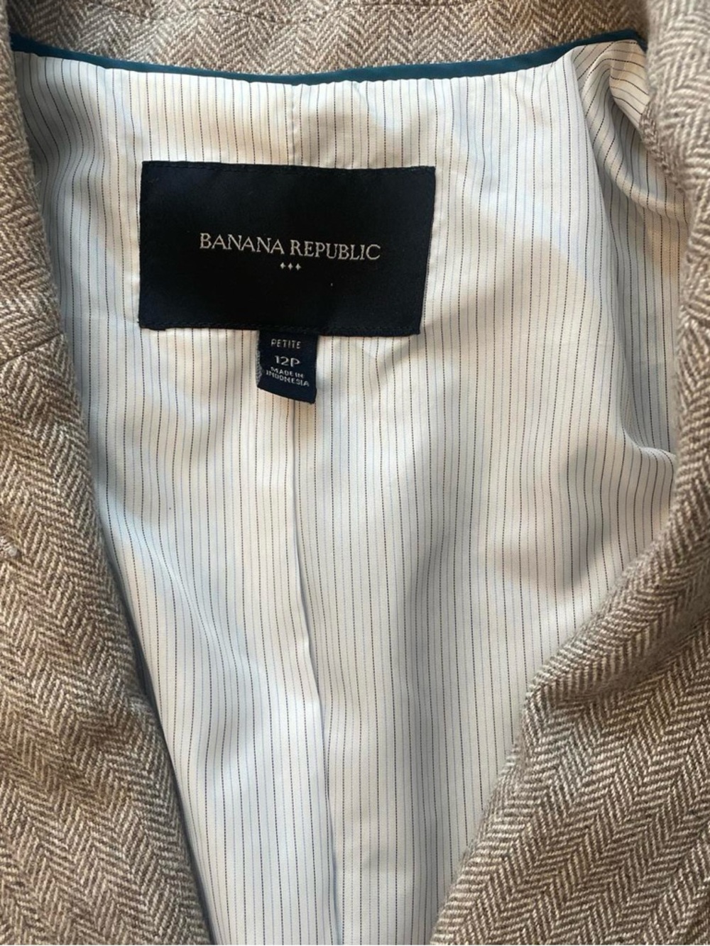 Banana Republic Chevron Academy Blazer Size 12 - Oatmeal color - Picture 3 of 6